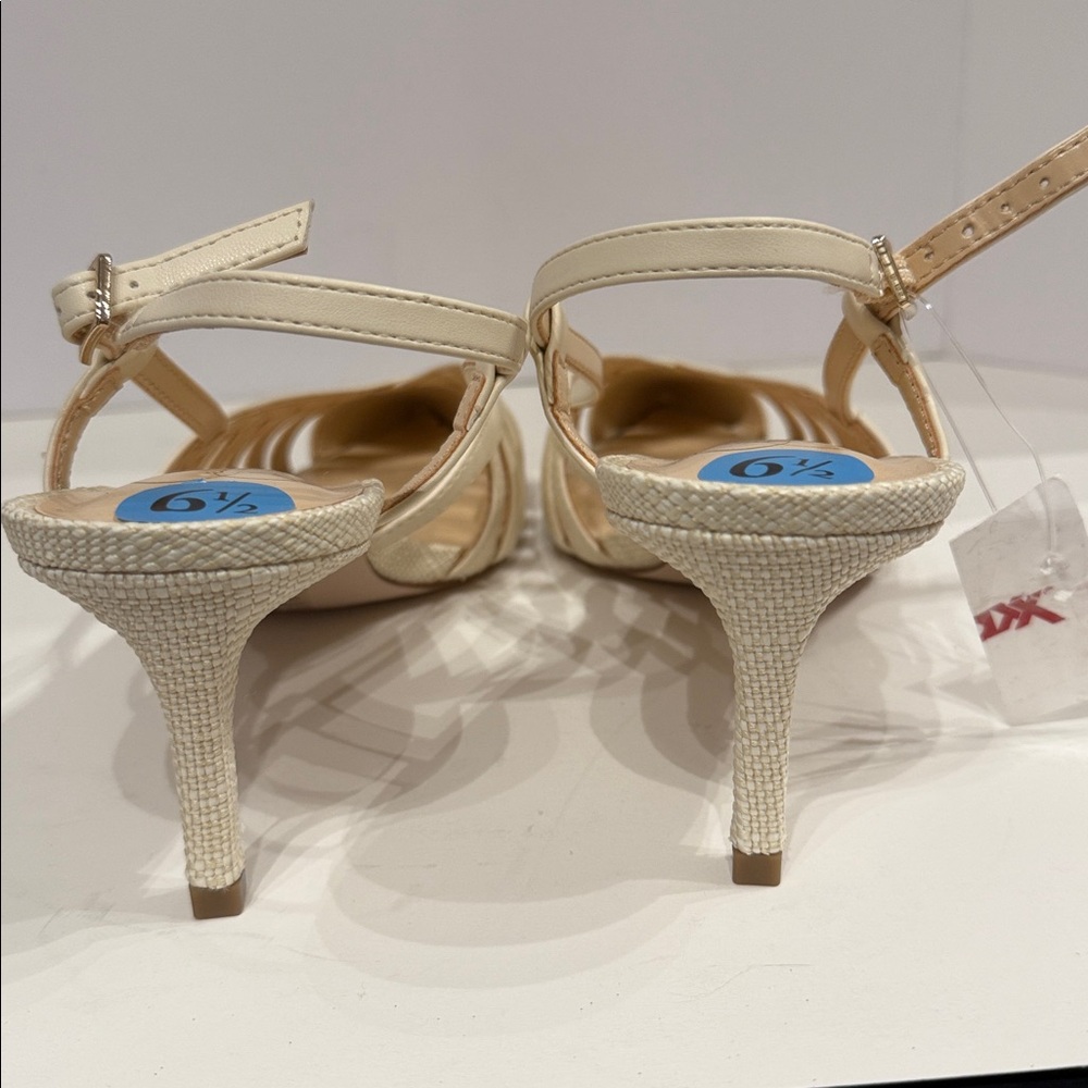 Jessica Simpson Strappy Pumps Cream Color  NWT-FINAL PRICE! - Picture 5 of 11